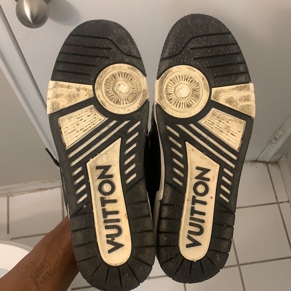 Louis Vuitton shoes for sale $500 we can make a bargain - Picture 2 of 5